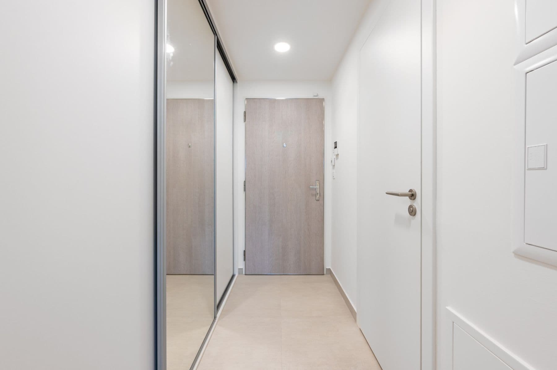 Prenájom bytu 1-izbový 35 m², Poděbradská, Praha, Praha Prenájom bytu 1-izbový 35 m², Poděbradská, Praha, Praha