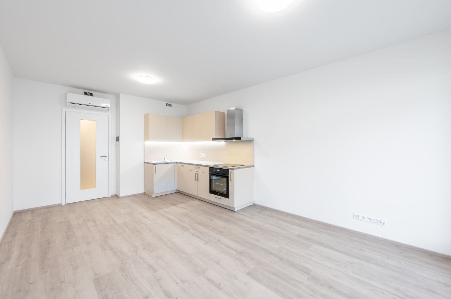 Prenájom bytu 1-izbový 35 m², Poděbradská, Praha, Praha Prenájom bytu 1-izbový 35 m², Poděbradská, Praha, Praha