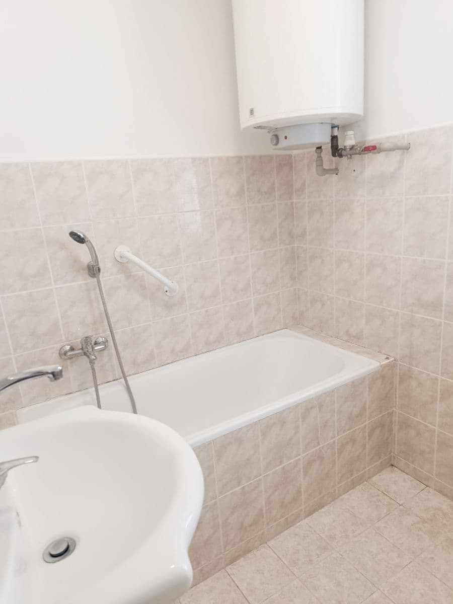 Predaj bytu 3-izbový 73 m², Štolmířská, Český Brod, Středočeský kraj Predaj bytu 3-izbový 73 m², Štolmířská, Český Brod, Středočeský kraj