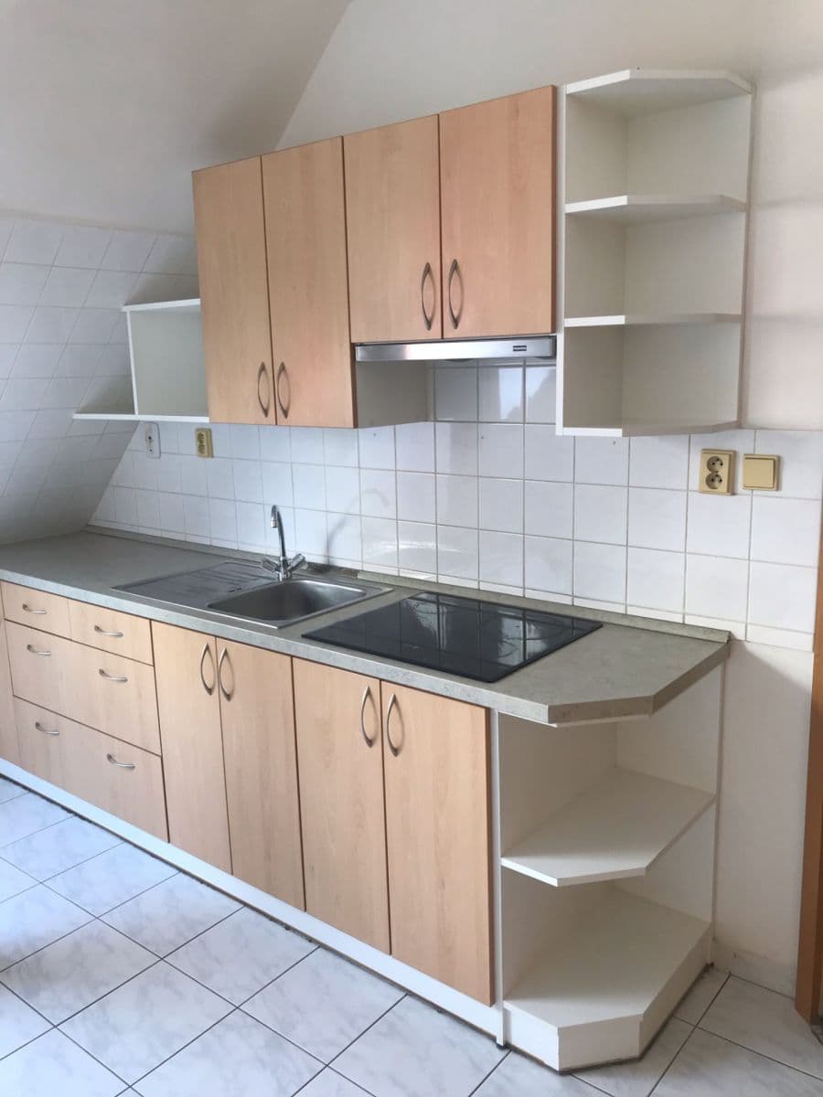 Prenájom bytu 2-izbový 81 m², Půlkruhová, Praha, Praha Prenájom bytu 2-izbový 81 m², Půlkruhová, Praha, Praha