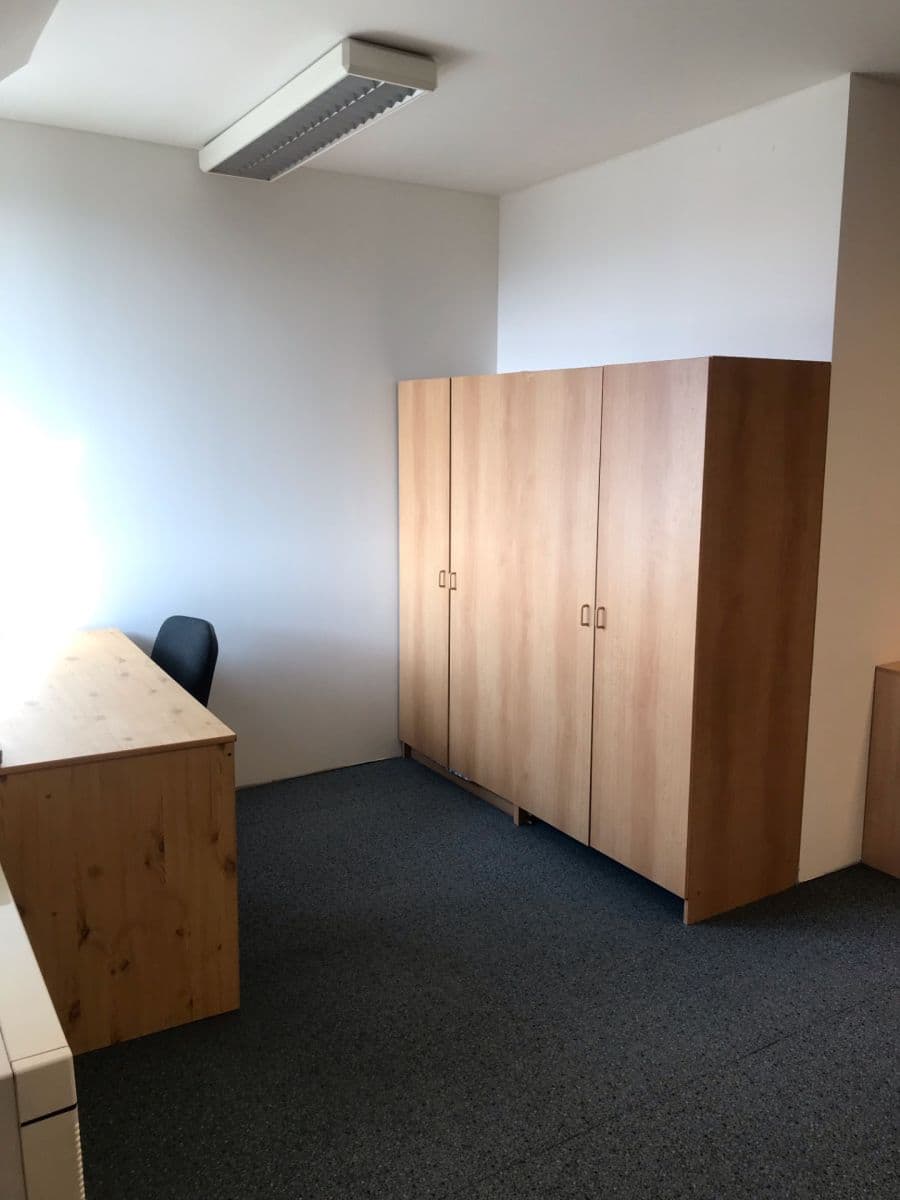 Prenájom bytu 2-izbový 81 m², Půlkruhová, Praha, Praha Prenájom bytu 2-izbový 81 m², Půlkruhová, Praha, Praha