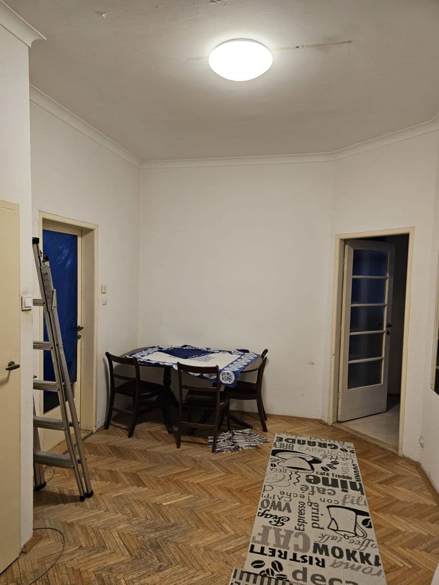 Prenájom bytu 3-izbový 100 m², Sobotecká, Praha, Praha Prenájom bytu 3-izbový 100 m², Sobotecká, Praha, Praha