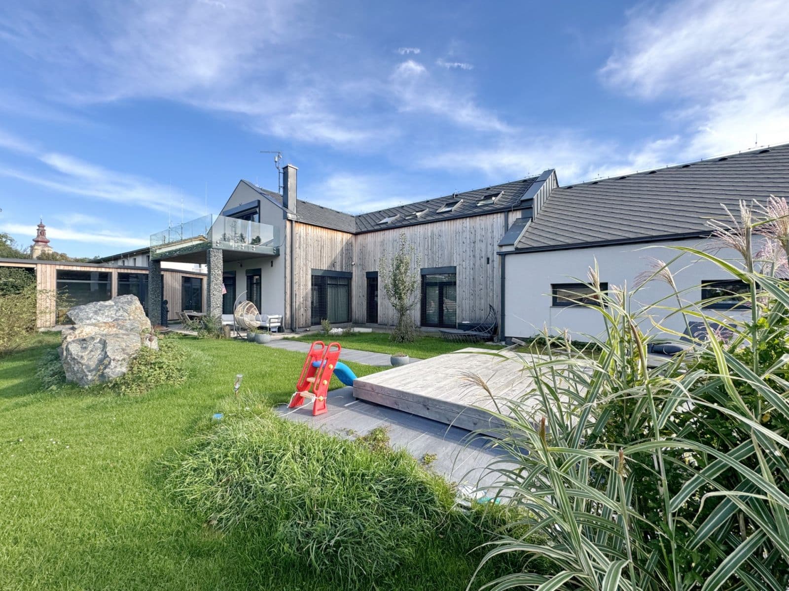 Predaj domu 411 m², pozemek 948 m², Na Obci, Hostouň, Středočeský kraj Predaj domu 411 m², pozemek 948 m², Na Obci, Hostouň, Středočeský kraj