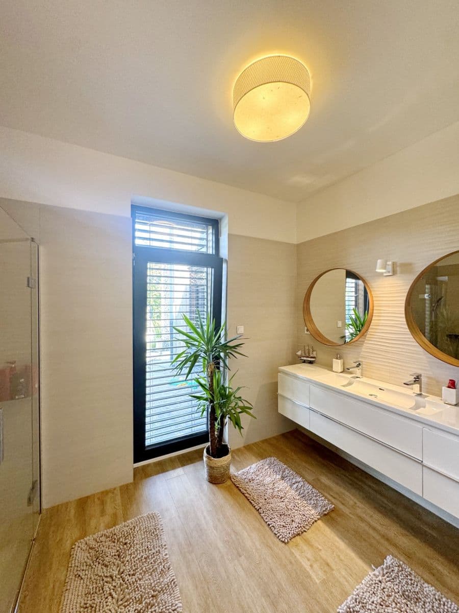 Predaj domu 411 m², pozemek 948 m², Na Obci, Hostouň, Středočeský kraj Predaj domu 411 m², pozemek 948 m², Na Obci, Hostouň, Středočeský kraj