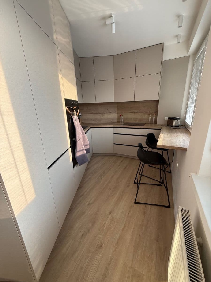 Prenájom bytu 2-izbový 58 m², Hany Meličkovej, Karlova Ves, Bratislavský kraj Prenájom bytu 2-izbový 58 m², Hany Meličkovej, Karlova Ves, Bratislavský kraj