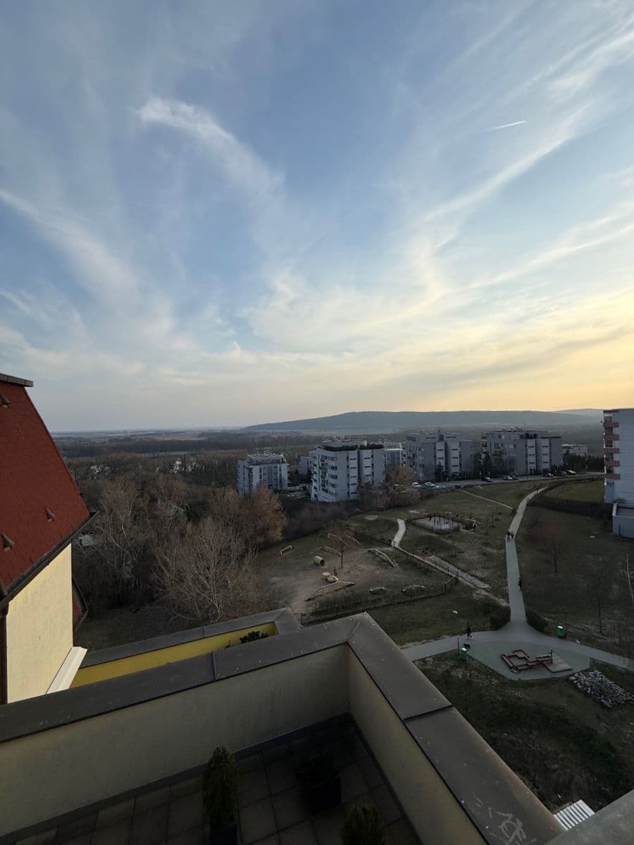 Prenájom bytu 2-izbový 58 m², Hany Meličkovej, Karlova Ves, Bratislavský kraj Prenájom bytu 2-izbový 58 m², Hany Meličkovej, Karlova Ves, Bratislavský kraj