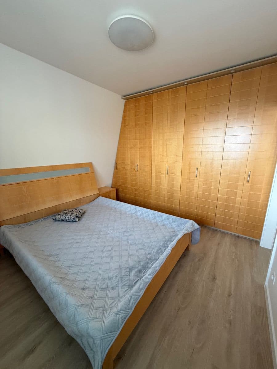 Prenájom bytu 2-izbový 58 m², Hany Meličkovej, Karlova Ves, Bratislavský kraj Prenájom bytu 2-izbový 58 m², Hany Meličkovej, Karlova Ves, Bratislavský kraj