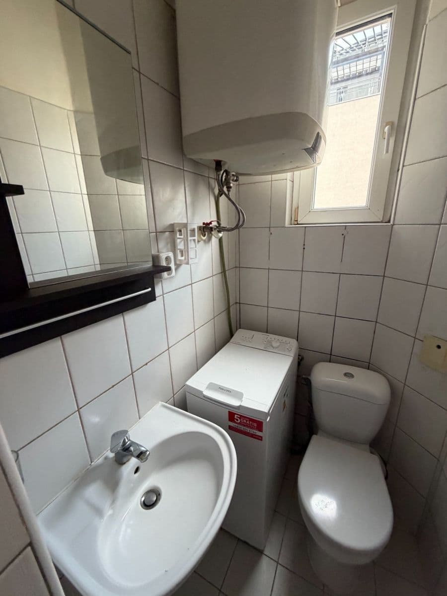 Prenájom bytu 1-izbový 34 m², Ocelářská, Praha, Praha Prenájom bytu 1-izbový 34 m², Ocelářská, Praha, Praha