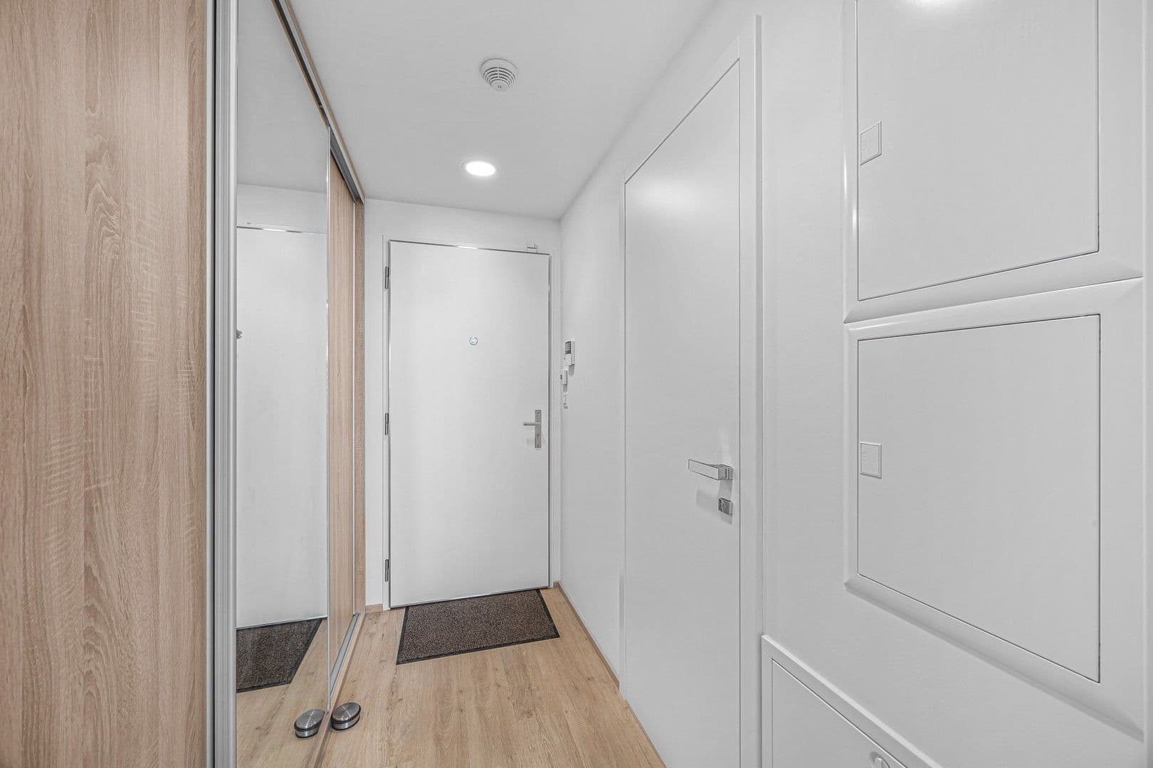 Prenájom bytu 1-izbový 30 m², Malešická, Praha, Praha Prenájom bytu 1-izbový 30 m², Malešická, Praha, Praha