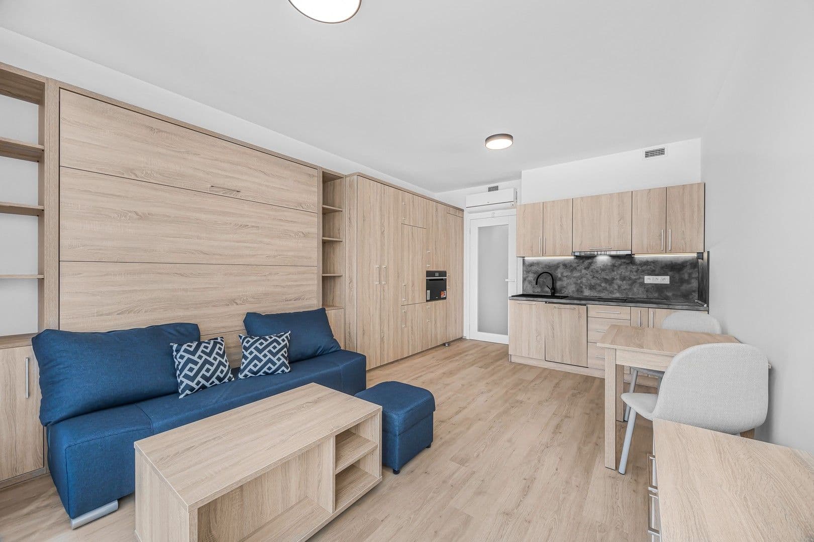 Prenájom bytu 1-izbový 30 m², Malešická, Praha, Praha Prenájom bytu 1-izbový 30 m², Malešická, Praha, Praha