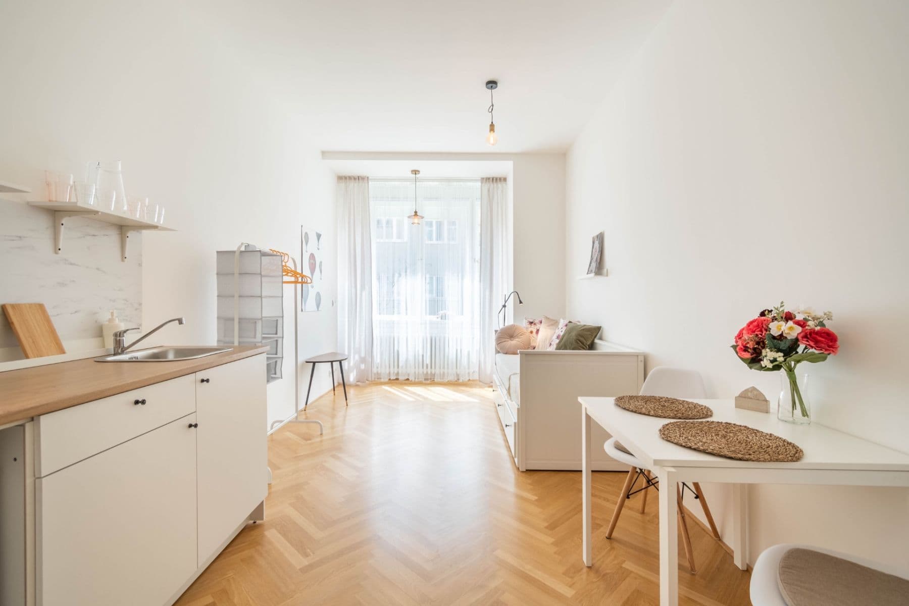 Prenájom bytu 1-izbový 25 m², Lucemburská, Praha, Praha Prenájom bytu 1-izbový 25 m², Lucemburská, Praha, Praha