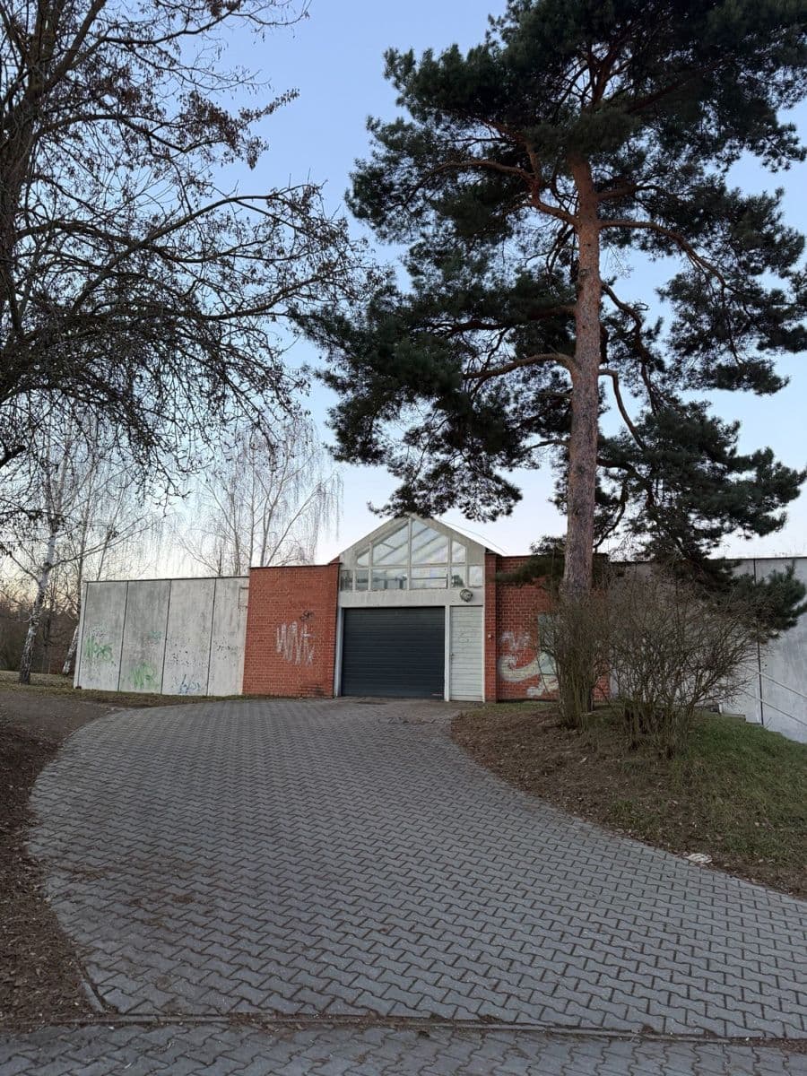 Prenájom garáže 17 m², Plzeň, Plzeňský kraj Prenájom garáže 17 m², Plzeň, Plzeňský kraj