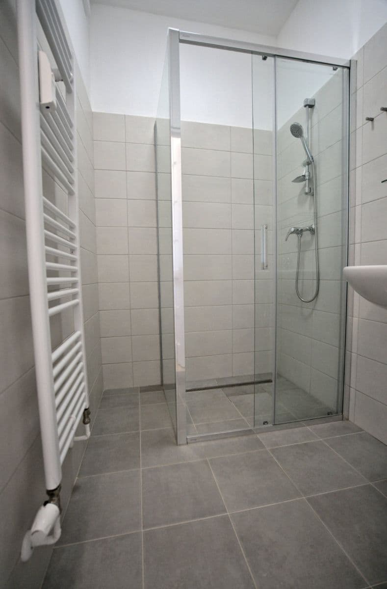 Prenájom bytu 1-izbový 40 m², K sídlišti, Praha, Praha Prenájom bytu 1-izbový 40 m², K sídlišti, Praha, Praha