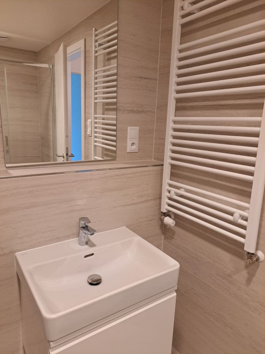 Prenájom bytu 1-izbový 35 m², Bukačova, Praha, Praha Prenájom bytu 1-izbový 35 m², Bukačova, Praha, Praha