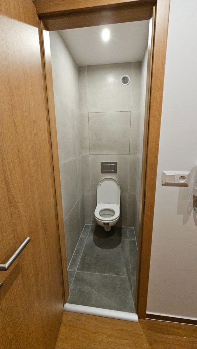 Prenájom bytu 2-izbový 45 m², Bellušova, Praha, Praha Prenájom bytu 2-izbový 45 m², Bellušova, Praha, Praha