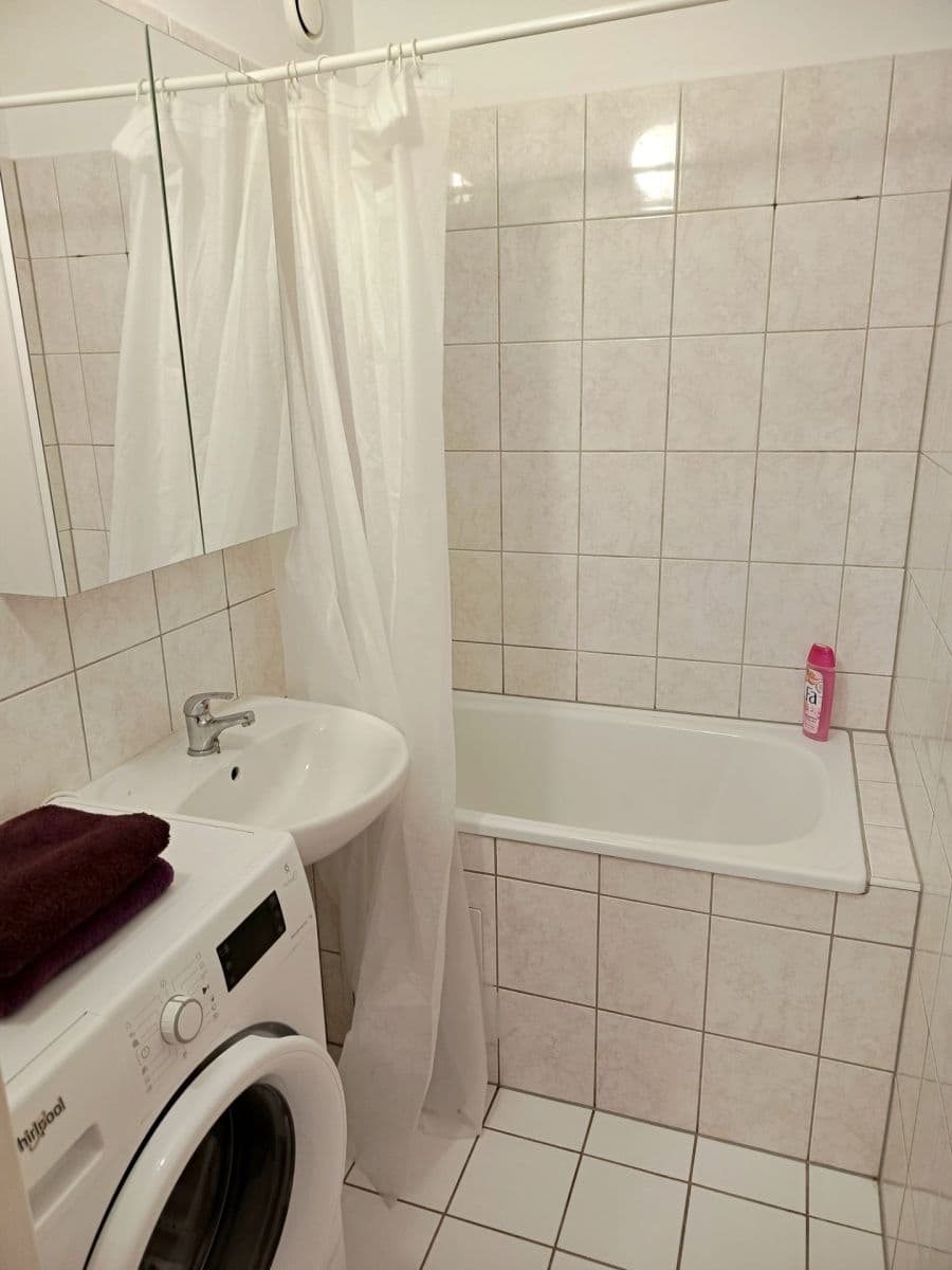 Predaj bytu 2-izbový 40 m², Makovského, Praha, Praha Predaj bytu 2-izbový 40 m², Makovského, Praha, Praha