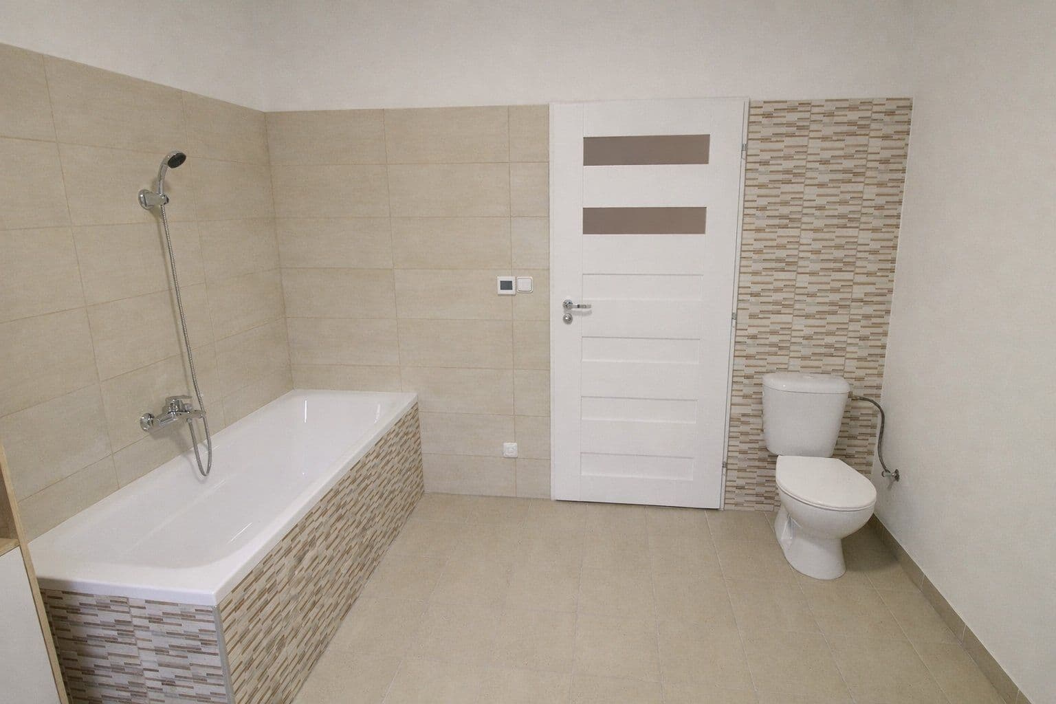 Prenájom bytu 3-izbový 60 m², Plzeňská, Praha, Praha Prenájom bytu 3-izbový 60 m², Plzeňská, Praha, Praha