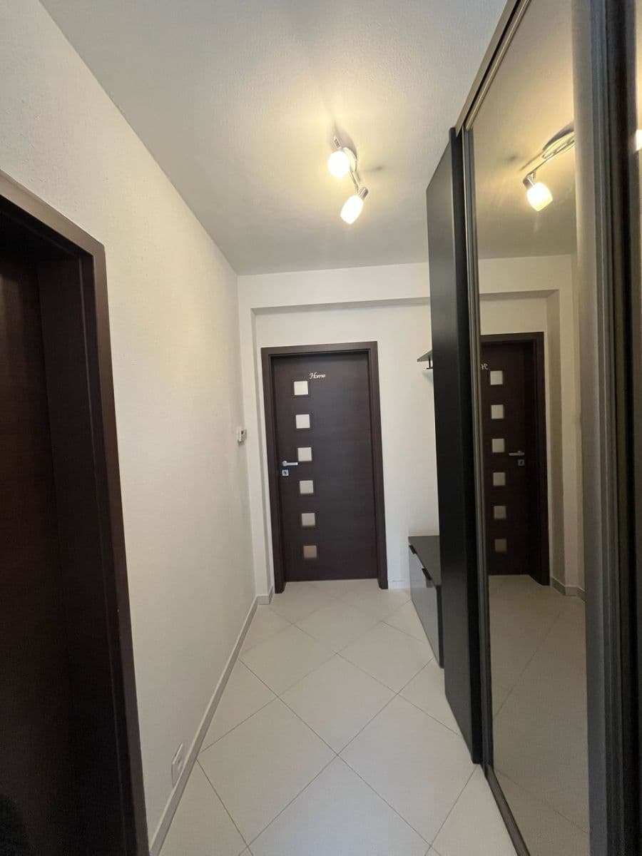 Predaj bytu 4-izbový 79 m², Jazerná, Rovinka, Bratislavský kraj Predaj bytu 4-izbový 79 m², Jazerná, Rovinka, Bratislavský kraj