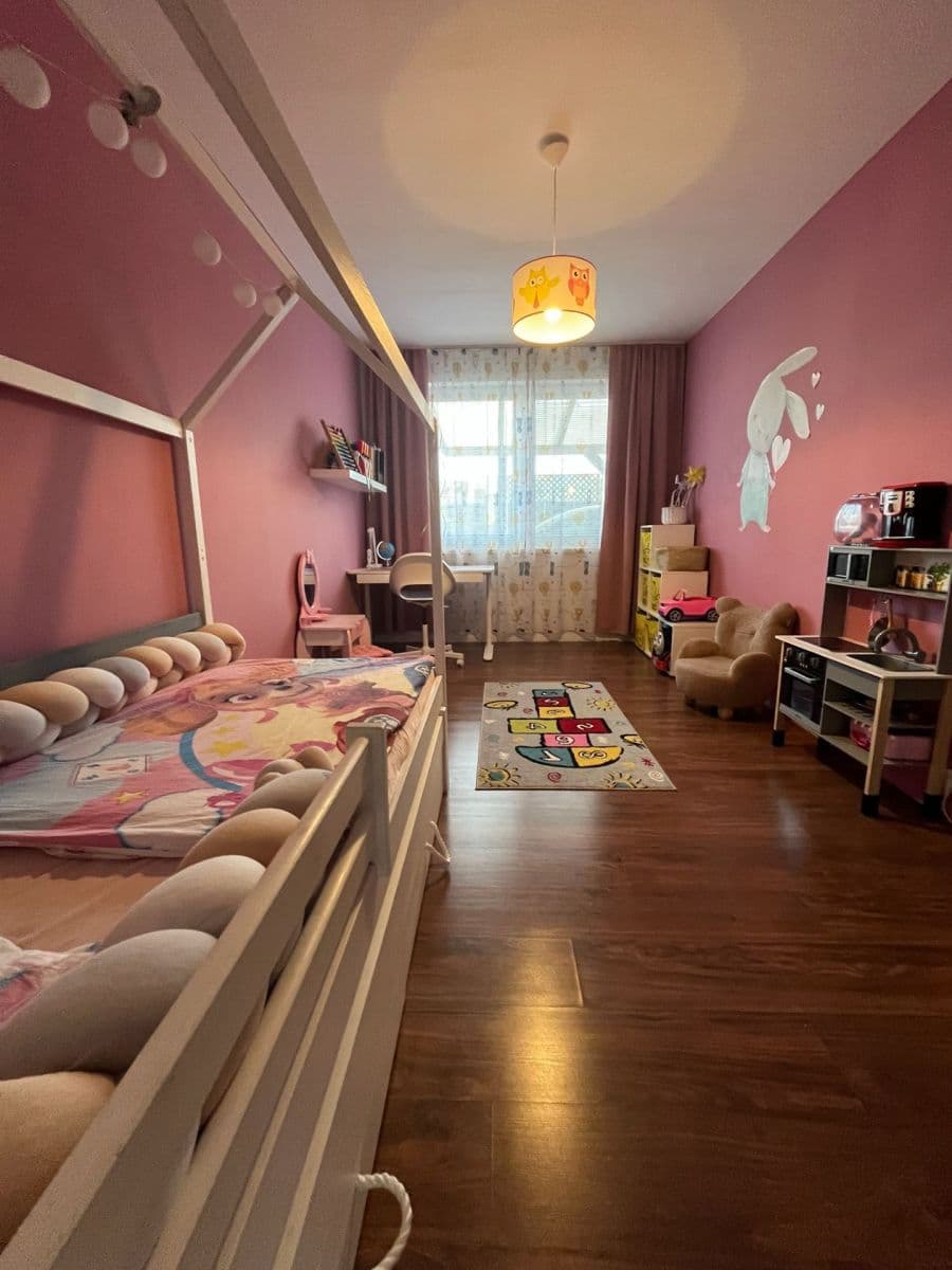 Predaj bytu 4-izbový 79 m², Jazerná, Rovinka, Bratislavský kraj Predaj bytu 4-izbový 79 m², Jazerná, Rovinka, Bratislavský kraj