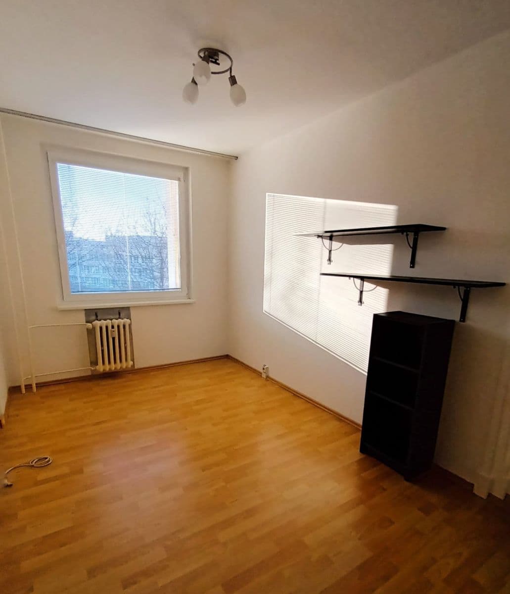 Prenájom bytu 4-izbový 90 m², Bryksova, Praha, Praha Prenájom bytu 4-izbový 90 m², Bryksova, Praha, Praha