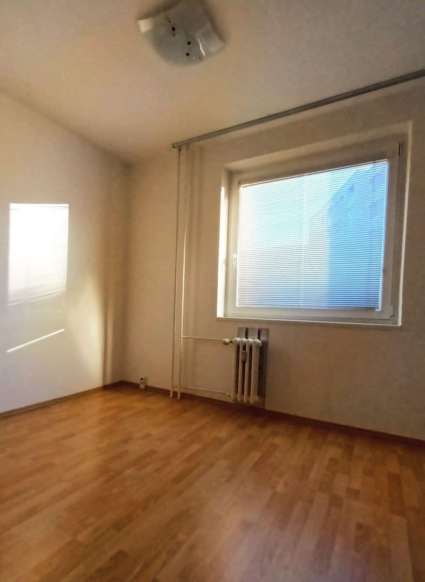 Prenájom bytu 4-izbový 90 m², Bryksova, Praha, Praha Prenájom bytu 4-izbový 90 m², Bryksova, Praha, Praha