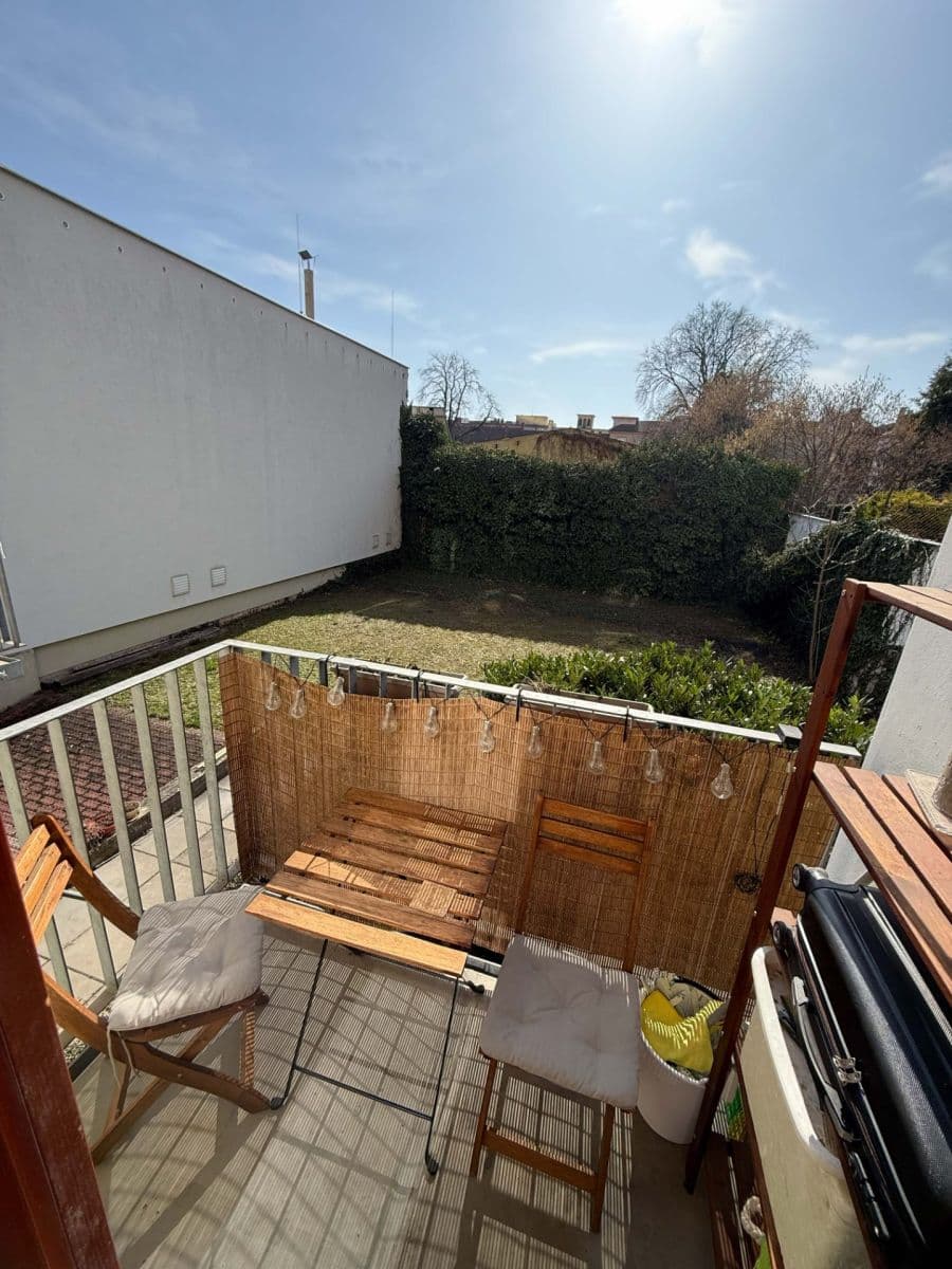 Prenájom bytu 1-izbový 35 m², Jana Uhra, Brno, Jihomoravský kraj Prenájom bytu 1-izbový 35 m², Jana Uhra, Brno, Jihomoravský kraj