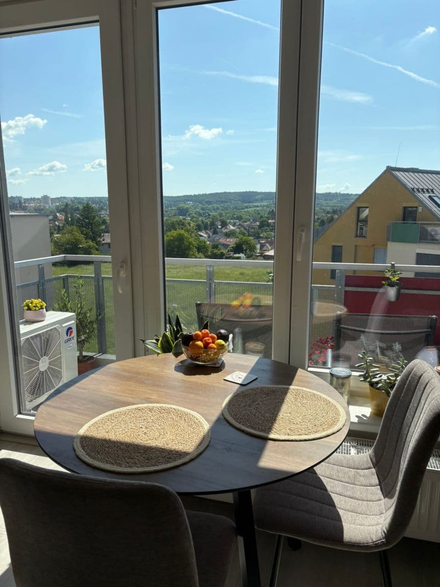 Prenájom bytu 2-izbový 52 m², Na Výšině, Říčany, Středočeský kraj Prenájom bytu 2-izbový 52 m², Na Výšině, Říčany, Středočeský kraj