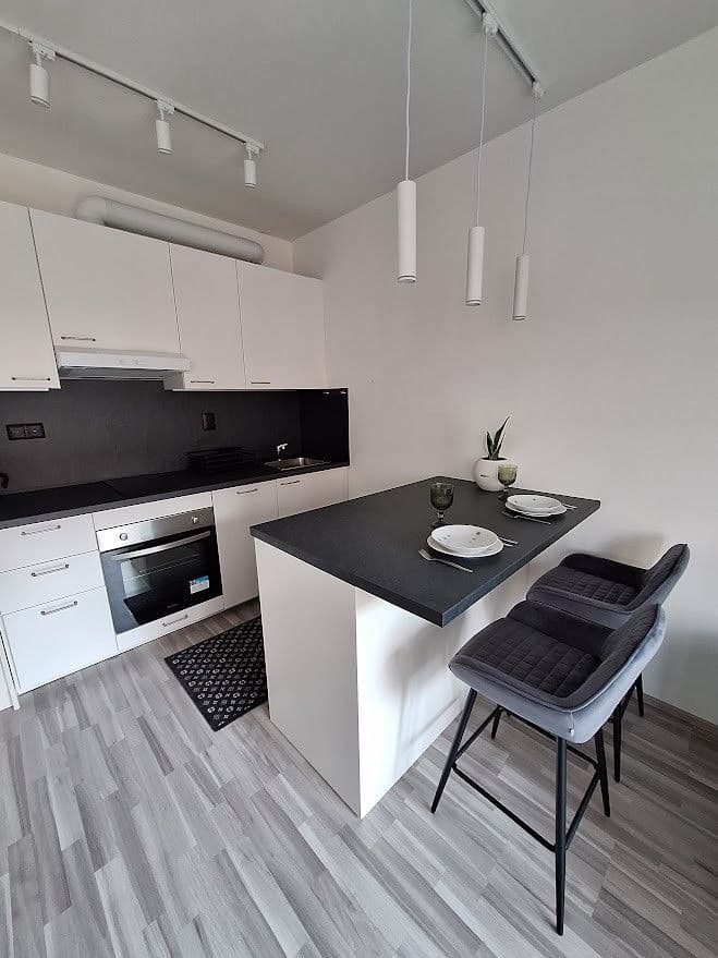 Prenájom bytu 2-izbový 54 m², Huppnerova, Praha, Praha Prenájom bytu 2-izbový 54 m², Huppnerova, Praha, Praha