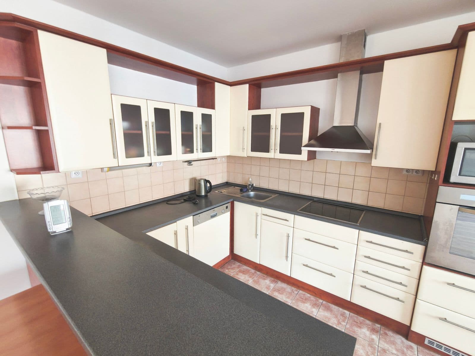 Predaj bytu 3-izbový 86 m², Kaštanová, Milovice, Středočeský kraj Predaj bytu 3-izbový 86 m², Kaštanová, Milovice, Středočeský kraj