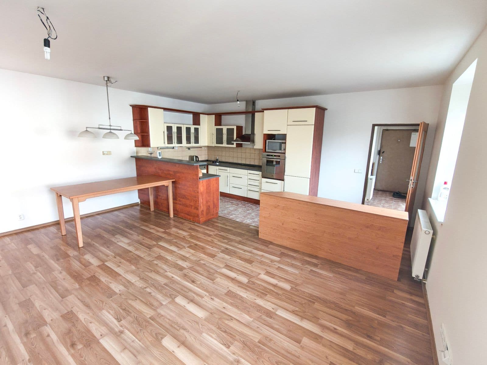 Predaj bytu 3-izbový 86 m², Kaštanová, Milovice, Středočeský kraj Predaj bytu 3-izbový 86 m², Kaštanová, Milovice, Středočeský kraj