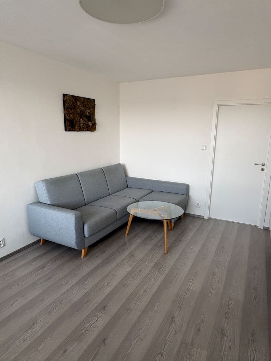 Prenájom bytu 3-izbový 73 m², Lovosická, Praha, Praha Prenájom bytu 3-izbový 73 m², Lovosická, Praha, Praha