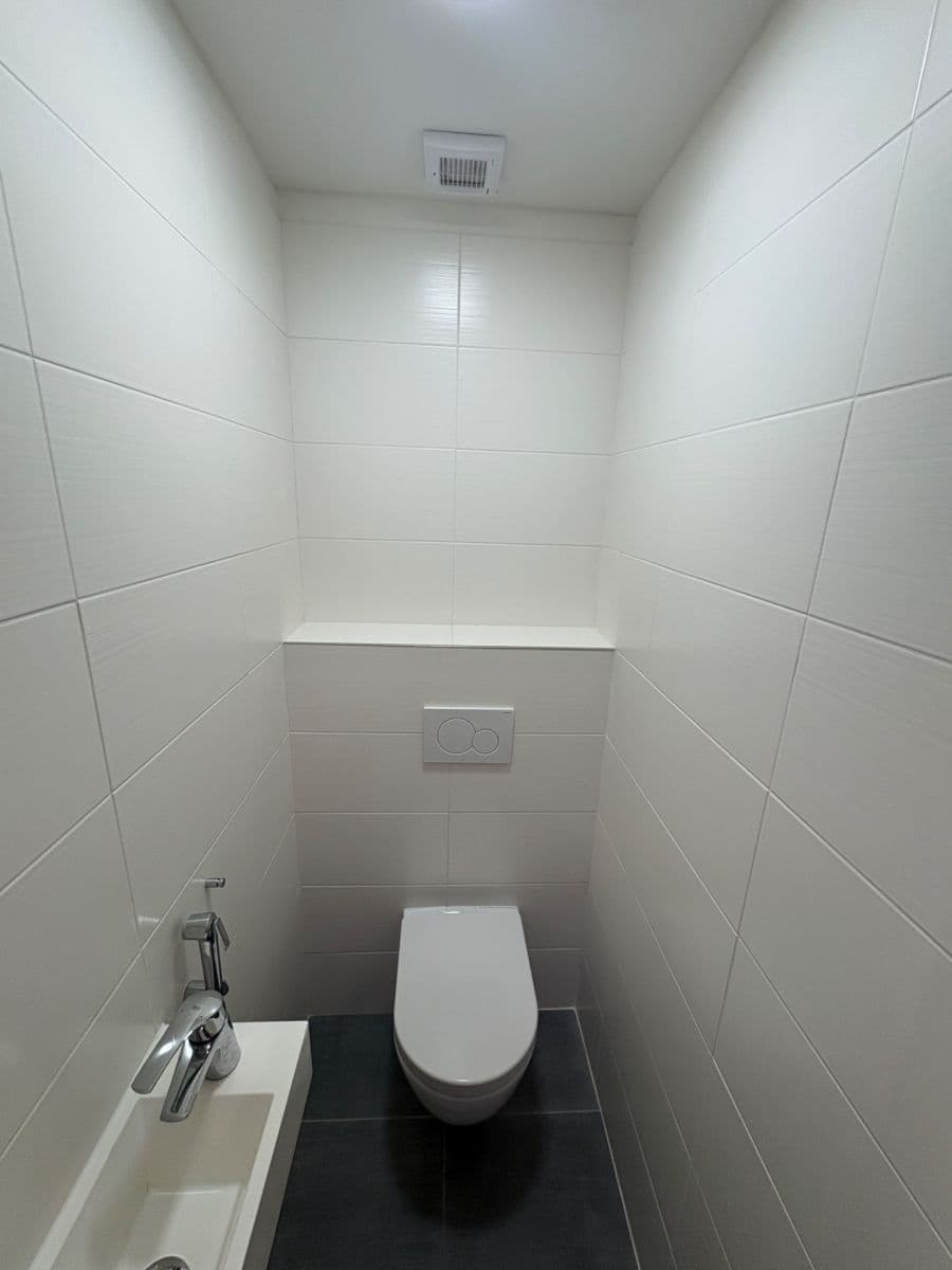 Prenájom bytu 3-izbový 73 m², Lovosická, Praha, Praha Prenájom bytu 3-izbový 73 m², Lovosická, Praha, Praha