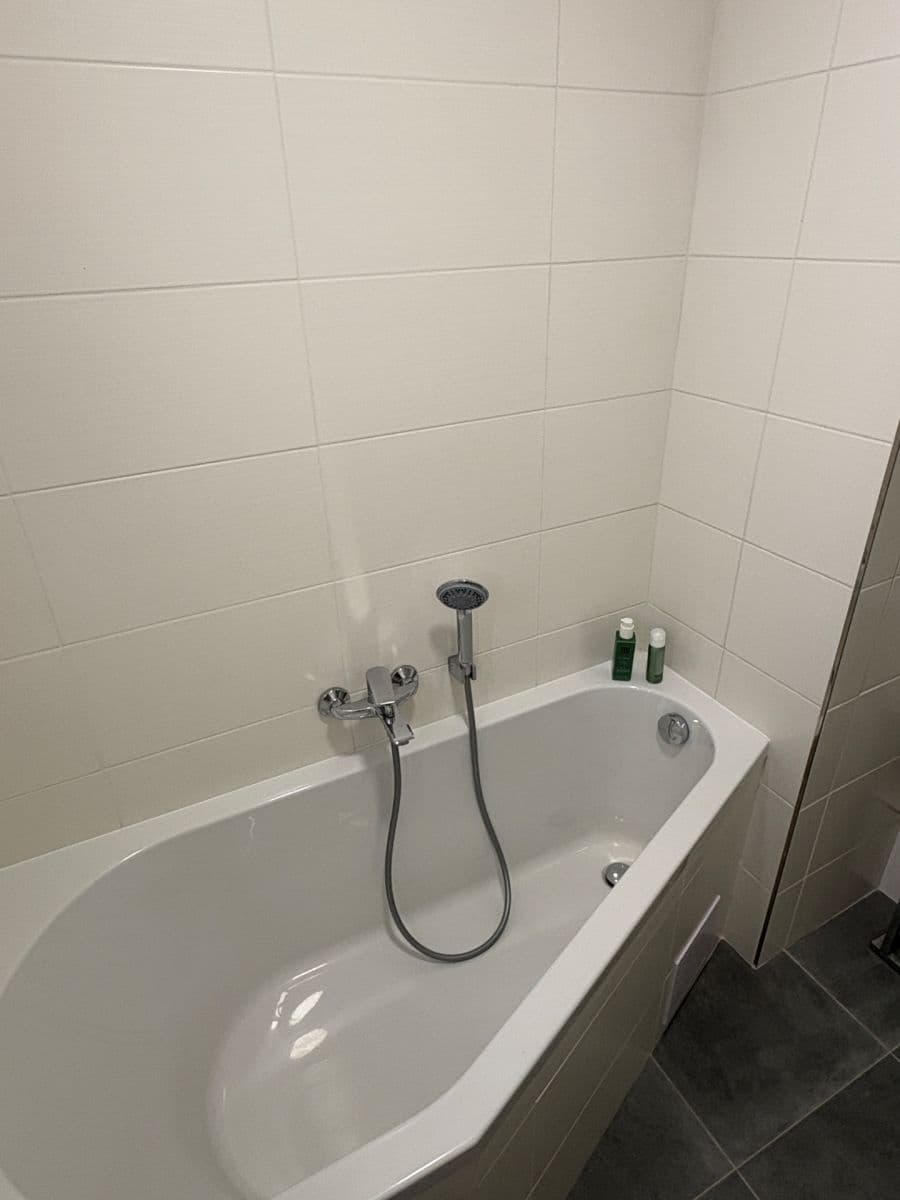 Prenájom bytu 3-izbový 73 m², Lovosická, Praha, Praha Prenájom bytu 3-izbový 73 m², Lovosická, Praha, Praha