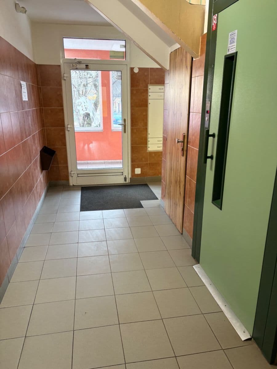 Prenájom bytu 3-izbový 73 m², Lovosická, Praha, Praha Prenájom bytu 3-izbový 73 m², Lovosická, Praha, Praha