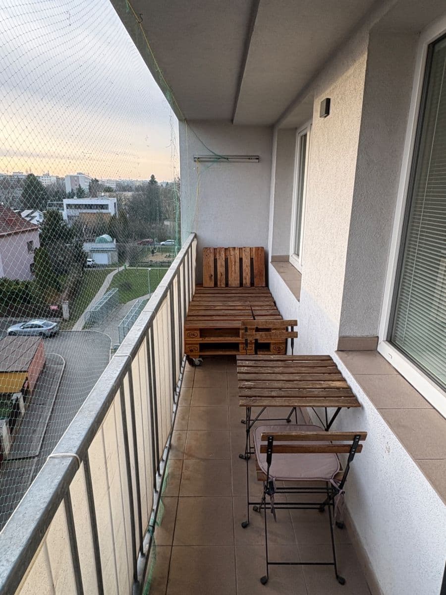 Prenájom bytu 3-izbový 73 m², Lovosická, Praha, Praha Prenájom bytu 3-izbový 73 m², Lovosická, Praha, Praha