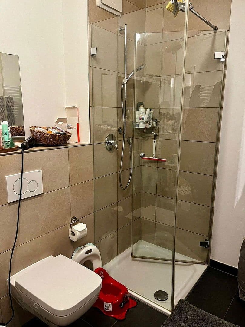 Prenájom bytu 4-izbový 107 m², Wilhelm-Theodor-Roemheldstrasse, Mainz, Porýnie-Falcko Prenájom bytu 4-izbový 107 m², Wilhelm-Theodor-Roemheldstrasse, Mainz, Porýnie-Falcko