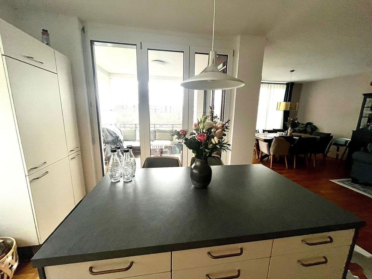 Prenájom bytu 4-izbový 107 m², Wilhelm-Theodor-Roemheldstrasse, Mainz, Porýnie-Falcko Prenájom bytu 4-izbový 107 m², Wilhelm-Theodor-Roemheldstrasse, Mainz, Porýnie-Falcko