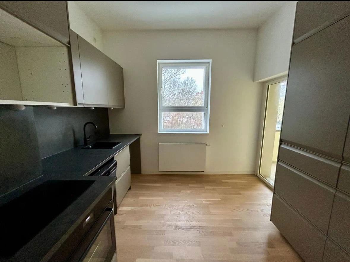 Prenájom bytu 2-izbový 69 m², Berlin, Berlín Prenájom bytu 2-izbový 69 m², Berlin, Berlín