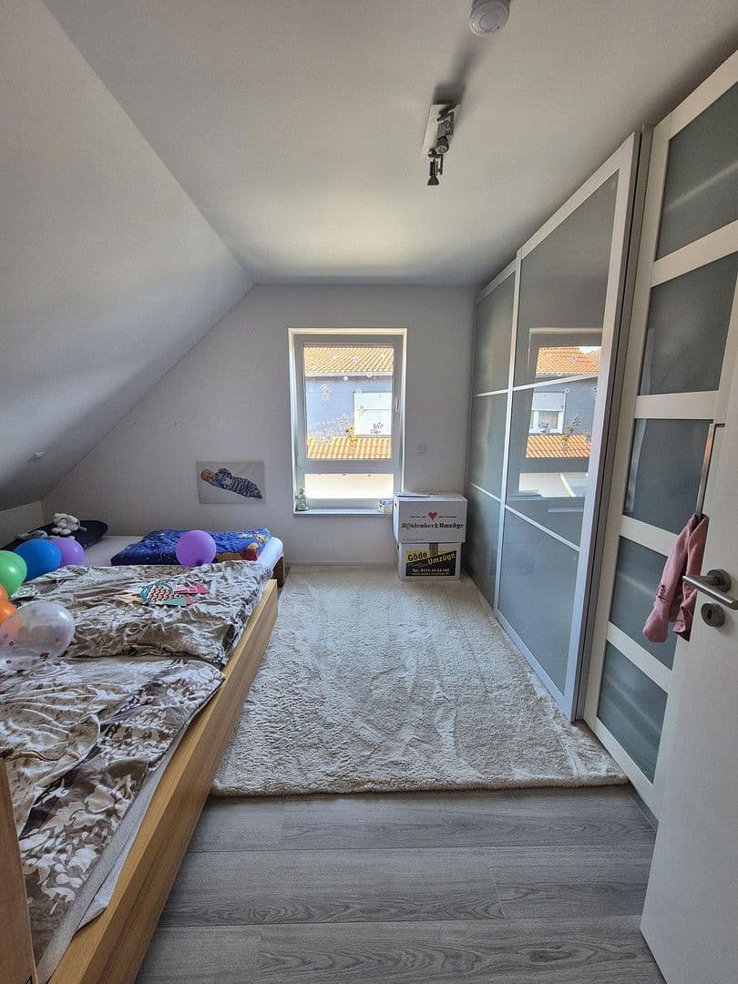 Prenájom bytu 4-izbový 129 m², Gelnhausen, Hesensko Prenájom bytu 4-izbový 129 m², Gelnhausen, Hesensko