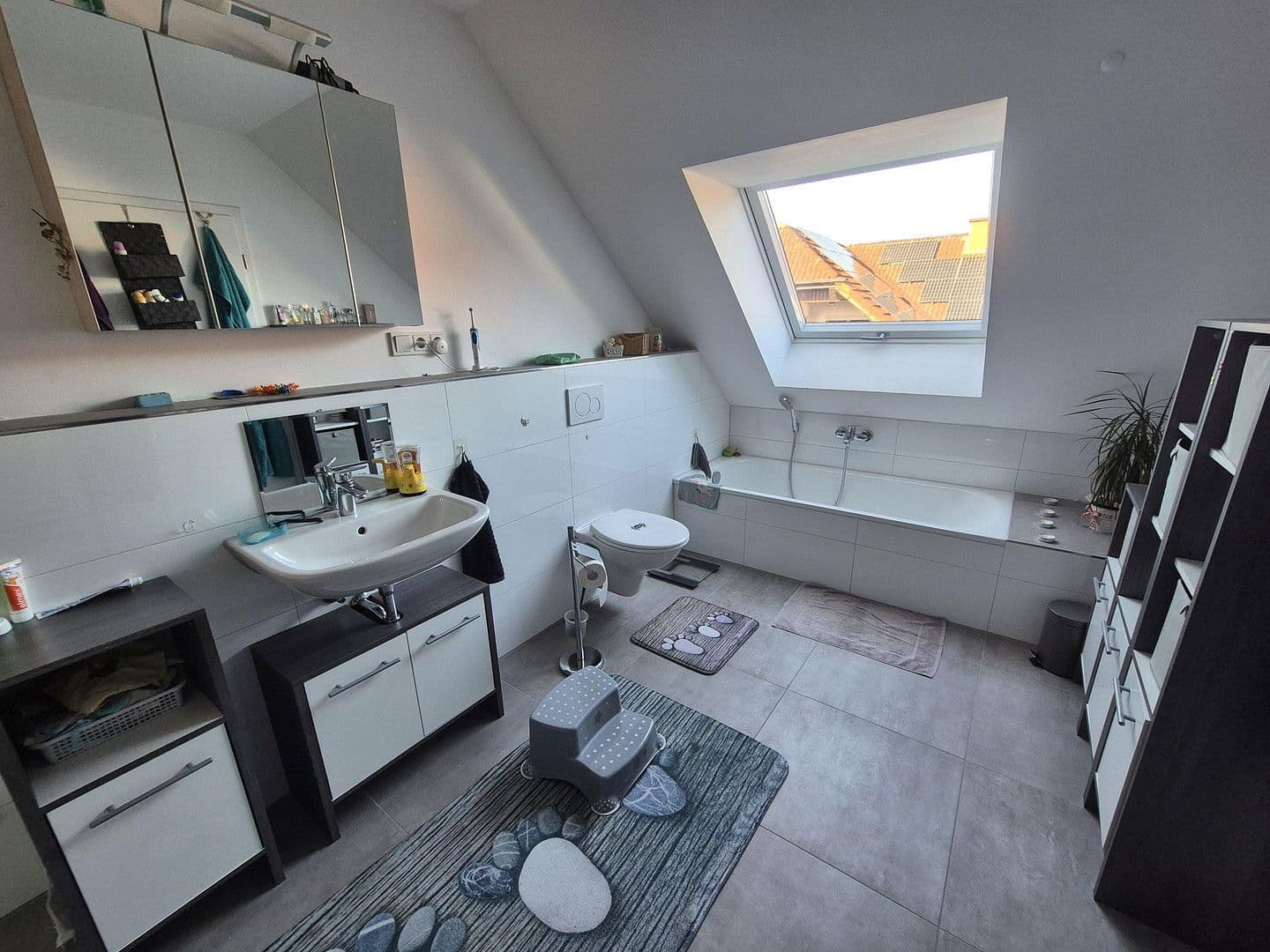 Prenájom bytu 4-izbový 129 m², Gelnhausen, Hesensko Prenájom bytu 4-izbový 129 m², Gelnhausen, Hesensko