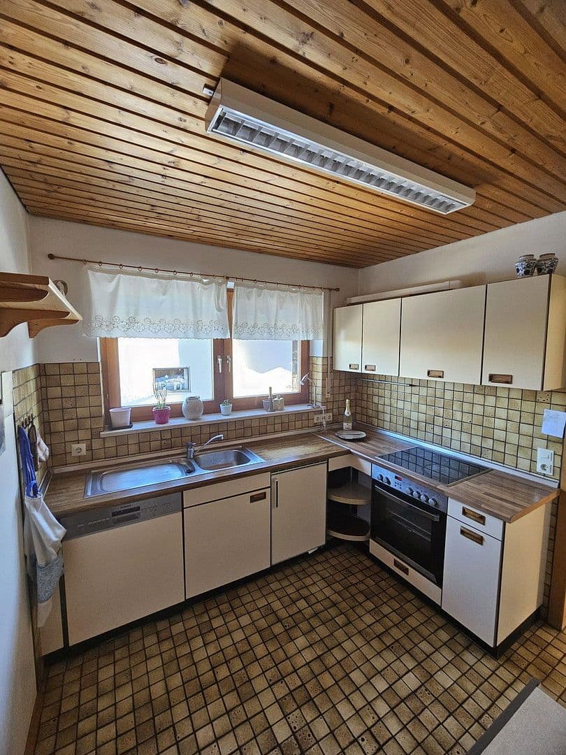 Predaj domu 128 m², pozemek 748 m², Brahmsweg 12, Herbrechtingen, Bádensko-Wurttembersko Predaj domu 128 m², pozemek 748 m², Brahmsweg 12, Herbrechtingen, Bádensko-Wurttembersko