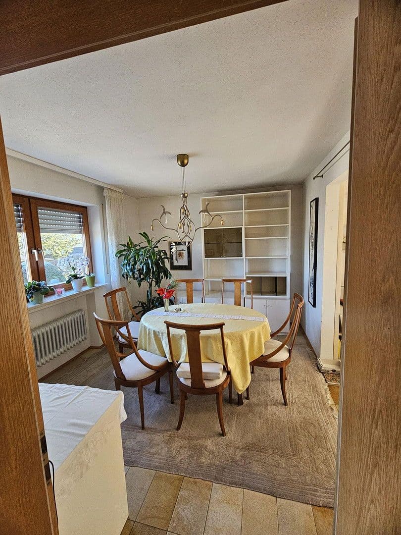 Predaj domu 128 m², pozemek 748 m², Brahmsweg 12, Herbrechtingen, Bádensko-Wurttembersko Predaj domu 128 m², pozemek 748 m², Brahmsweg 12, Herbrechtingen, Bádensko-Wurttembersko