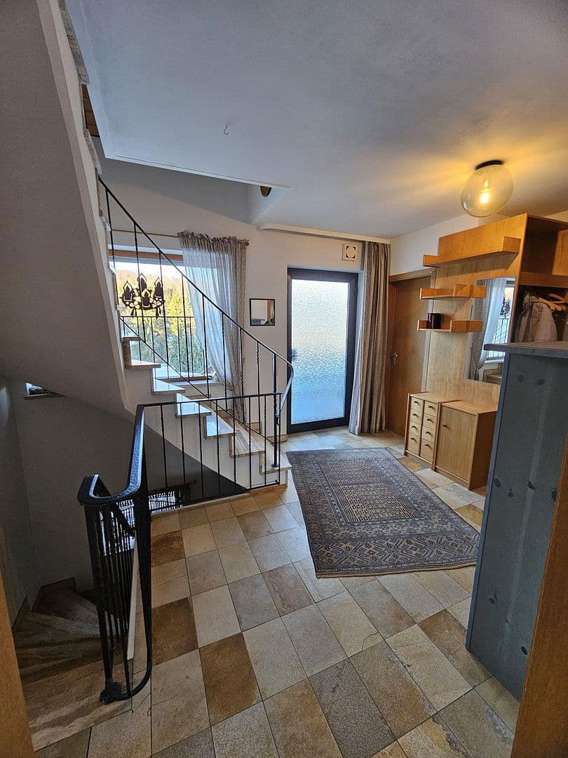 Predaj domu 128 m², pozemek 748 m², Brahmsweg 12, Herbrechtingen, Bádensko-Wurttembersko Predaj domu 128 m², pozemek 748 m², Brahmsweg 12, Herbrechtingen, Bádensko-Wurttembersko