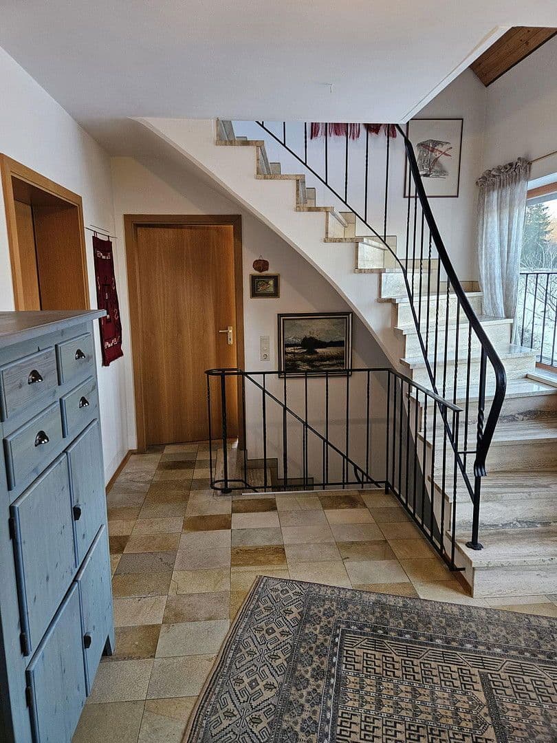 Predaj domu 128 m², pozemek 748 m², Brahmsweg 12, Herbrechtingen, Bádensko-Wurttembersko Predaj domu 128 m², pozemek 748 m², Brahmsweg 12, Herbrechtingen, Bádensko-Wurttembersko