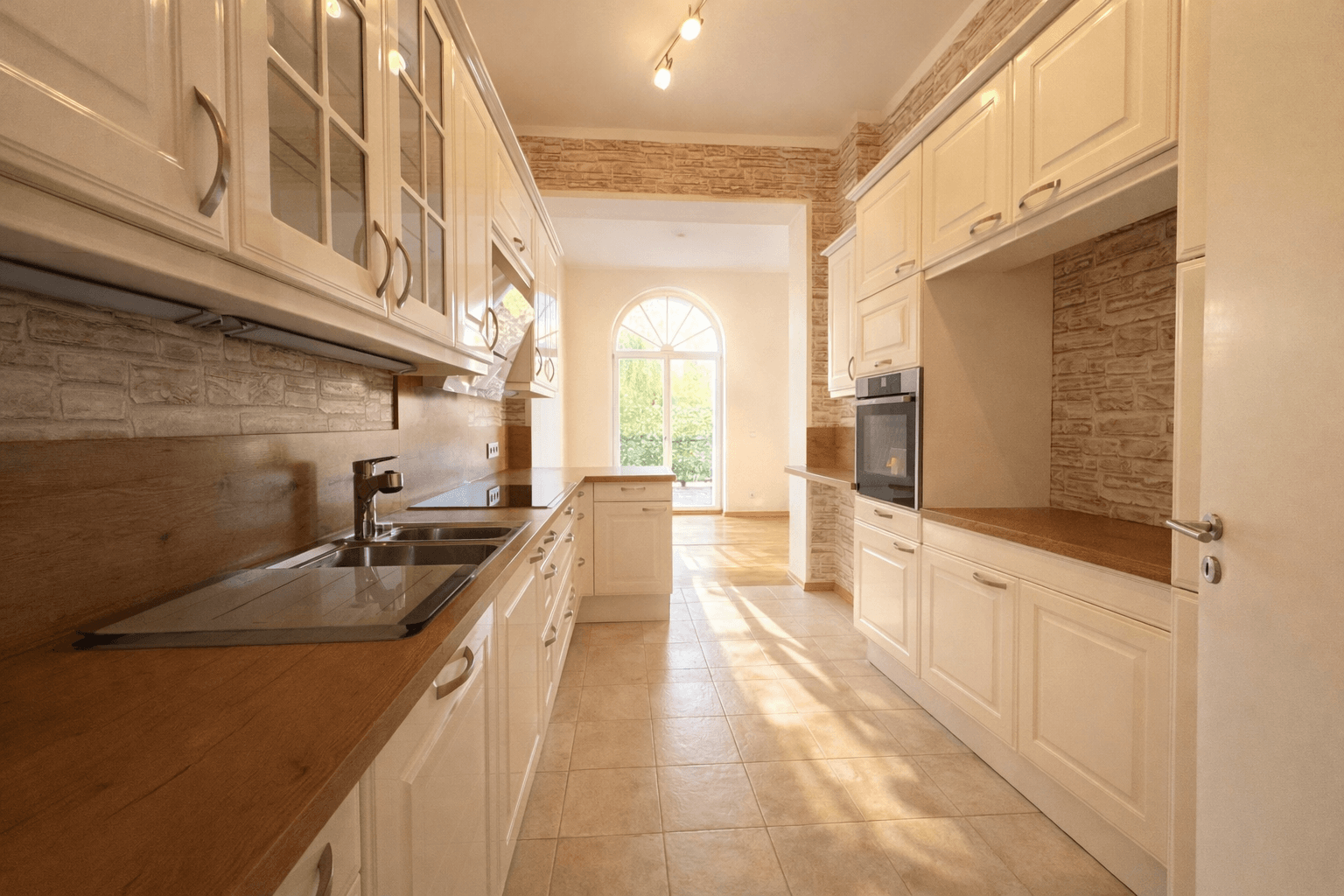 Predaj bytu 6-izbový 224 m², Berlin, Berlín Predaj bytu 6-izbový 224 m², Berlin, Berlín