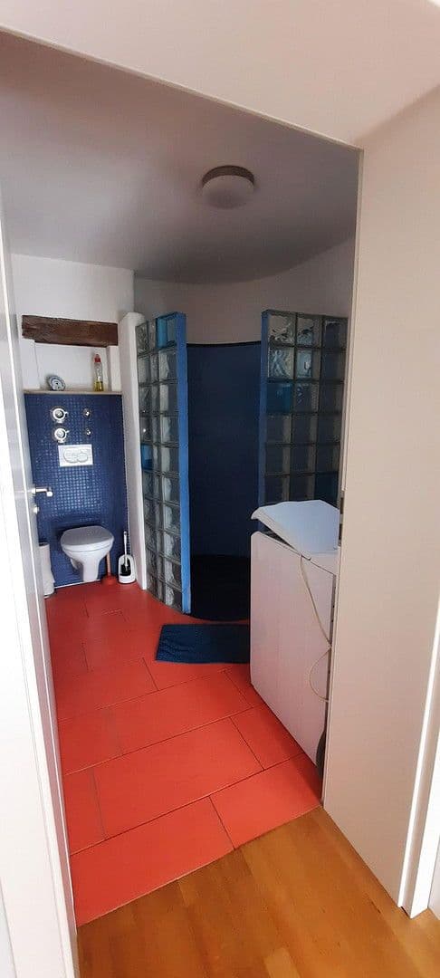 Prenájom bytu 1-izbový 35 m², Stuttgart, Bádensko-Wurttembersko Prenájom bytu 1-izbový 35 m², Stuttgart, Bádensko-Wurttembersko