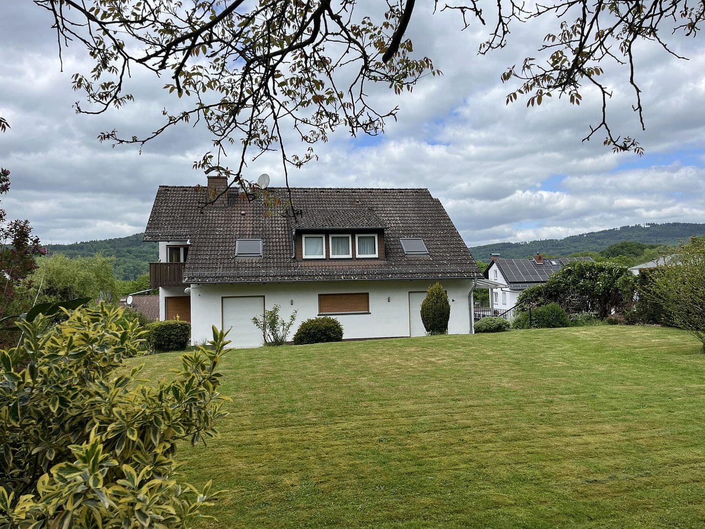 Prenájom bytu 3-izbový 130 m², Kelkheim (Taunus), Hesensko Prenájom bytu 3-izbový 130 m², Kelkheim (Taunus), Hesensko