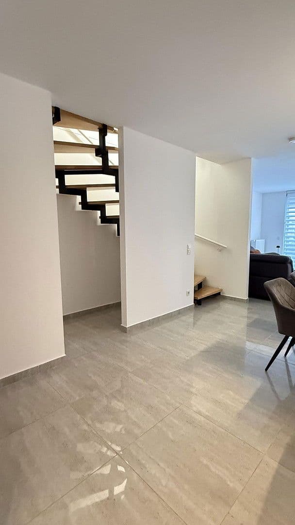 Predaj domu 145 m², pozemek 232 m², Neckarsteinach, Hesensko Predaj domu 145 m², pozemek 232 m², Neckarsteinach, Hesensko