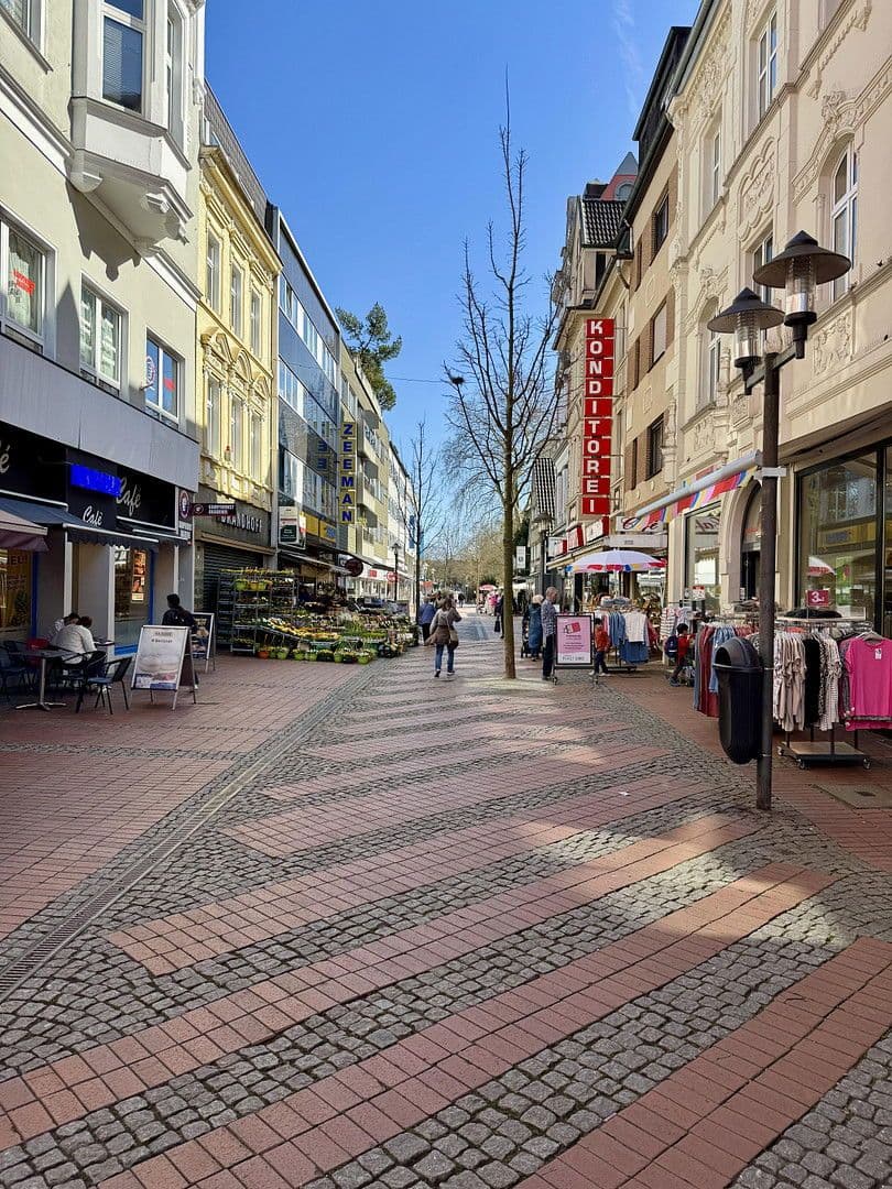 Prenájom nebytového priestoru 290 m², Bochumer Straße 36, Essen, Severné Porýnie - Westfálsko Prenájom nebytového priestoru 290 m², Bochumer Straße 36, Essen, Severné Porýnie - Westfálsko