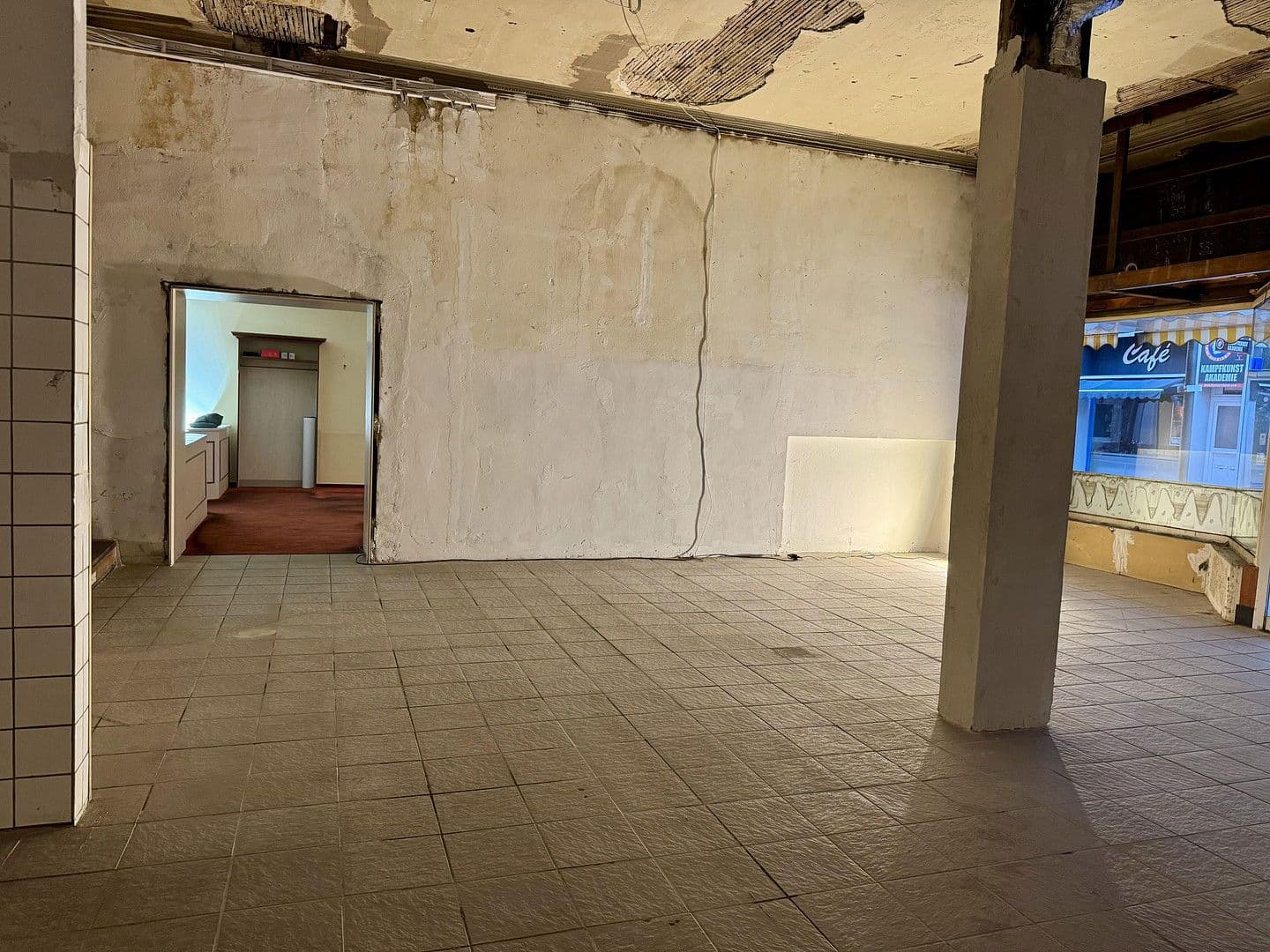 Prenájom nebytového priestoru 290 m², Bochumer Straße 36, Essen, Severné Porýnie - Westfálsko Prenájom nebytového priestoru 290 m², Bochumer Straße 36, Essen, Severné Porýnie - Westfálsko